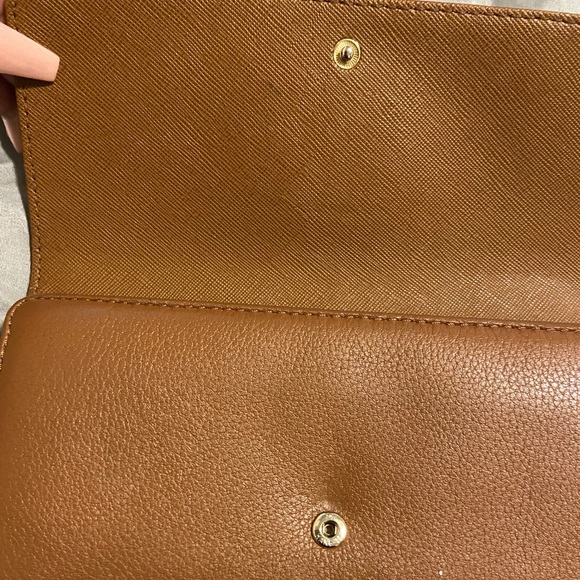 Michael Kors Handbag and Wallet Set - Picture 8 of 9